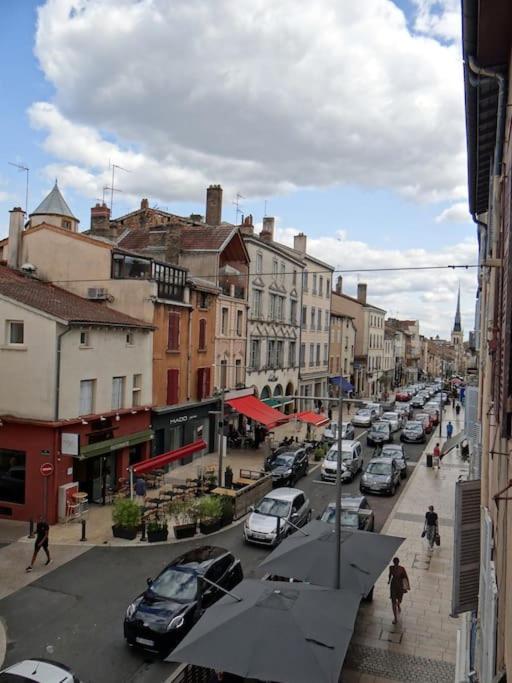 Ferienwohnung T2 Tout Equipe Au Beau Milieu Du Centre Historique Villefranche-sur-Saône Exterior foto