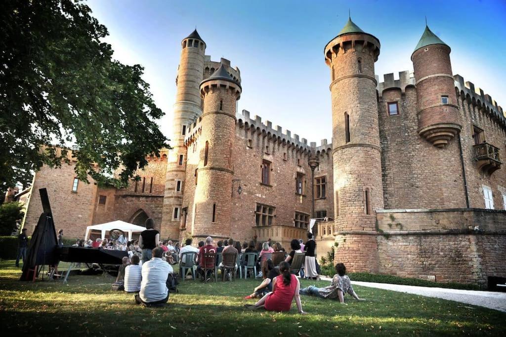 Ferienwohnung T2 Tout Equipe Au Beau Milieu Du Centre Historique Villefranche-sur-Saône Exterior foto